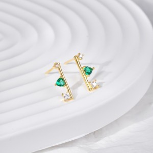 925 Sterling Silver CZ Heart Stud Earrings 40200224