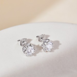 Sparkle Zirconia Flower Stud Earring 40200260