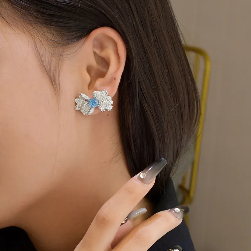Luxury 8A Zirconia Bow Party Stud Earring 40200279 - image1