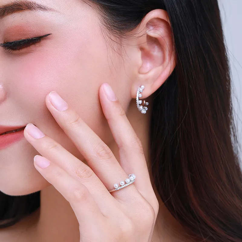 Zirconia Pearl Curve Stud Earring 40200293 - image1