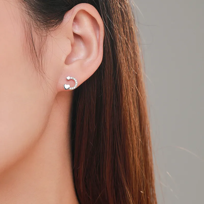 Zirconia Heart U Shape Stud Earring 40200307 - image1