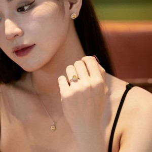 Vintage Oval Zirconia Stud Earrings 40200364