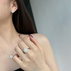 Vintage Teardrop Zirconia Stud Earrings 40200365