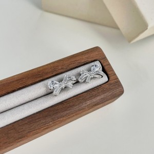 Lovely Zirconia Bow Stud Earring 40200411