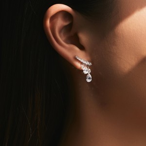 925 Sterling Silver Teardrop Zirconia Tassel Hoop Earring 40200538