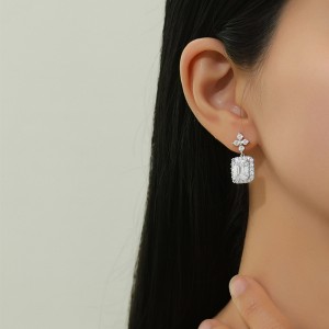 925 Sterling Silver Perfume Bottle Zircon Stud Earring 40200572