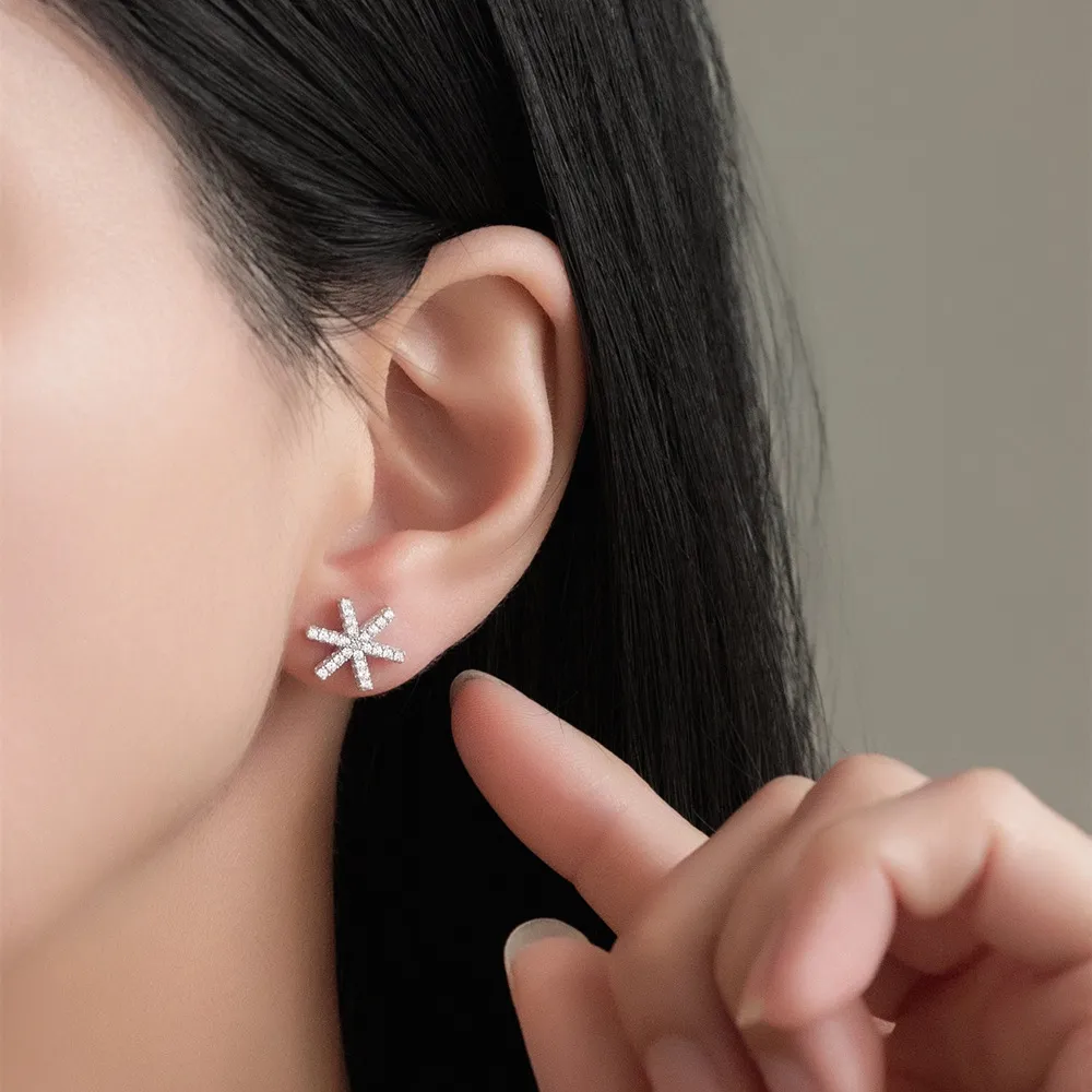 925 Sterling Silver Snowflake CZ Stud Earring 40200583 - image1