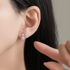 925 Sterling Silver Oval Geometric Pave CZ Earring 40200584