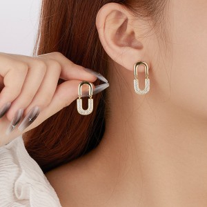 925 Sterling Silver Oval Zircon Stud Earring 40200622