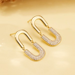 925 Sterling Silver Oval Zircon Stud Earring 40200622