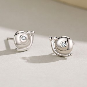 925 Sterling Silver Mini Snail Stud Earring 40200651 925 Sterling Silver Mini Snail Stud Earring 40200651