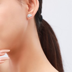 925 Sterling Silver Hedgehog Zircon Stud Earring 40200664 925 Sterling Silver Hedgehog Zircon Stud Earring 40200664