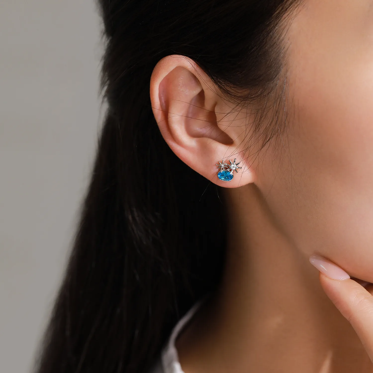 925 Sterling Silver Blue CZ Starburst Stud Earring 40200676 - image1