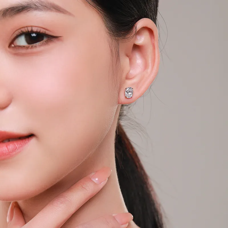 925 Sterling Silver Sparkle Oval Zircon Stud Earring 40200706 - image1