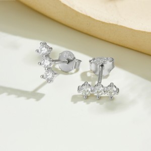 925 Sterling Silver Curved Three-Stone Studs 40200771 925 Sterling Silver Curved Three-Stone Studs 40200771