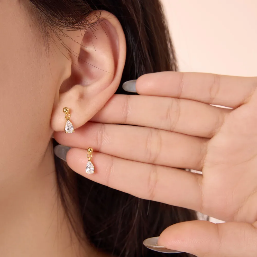 925 Sterling Silver Pear-Cut Teardrop Zirconia Stud Earrings 40200775 - image1