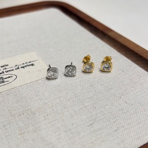 925 Sterling Silver Pave Sugar Cube Zirconia Stud Earrings 40200780