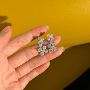 925 Silver Floral Cluster Statement Stud Earrings 40200783 925 Silver Floral Cluster Statement Stud Earrings 40200783