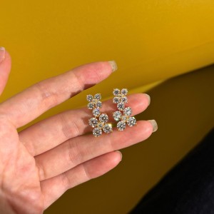 925 Silver Floral Cluster Statement Stud Earrings 40200783 925 Silver Floral Cluster Statement Stud Earrings 40200783