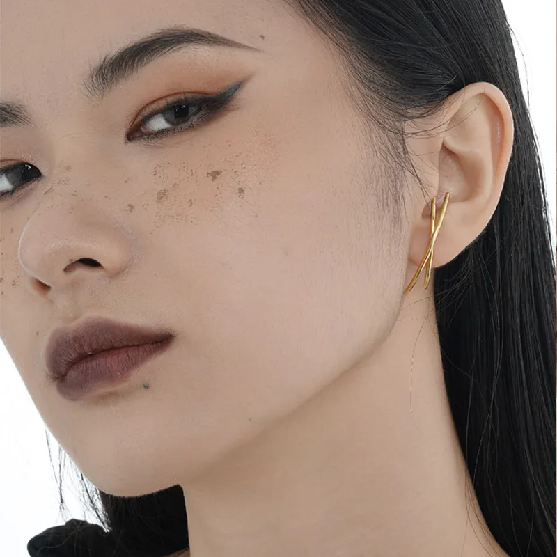 Unique Round Wires Stud Earring 40400019 - image1