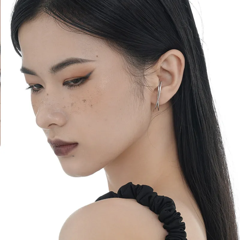 Unique Round Wires Stud Earring 40400019 - image2