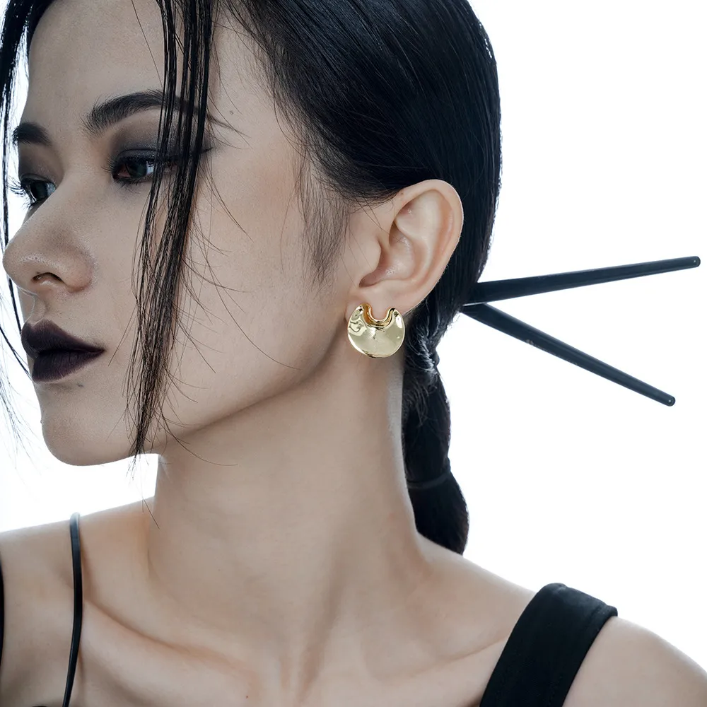 Geometric Round Stud Earring 40400025 - image1