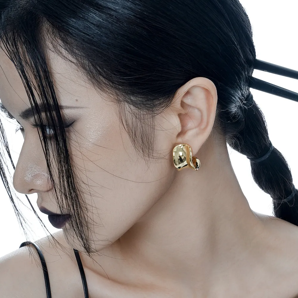 Geometric Wide C Shape Stud Earring 40400026 - image1