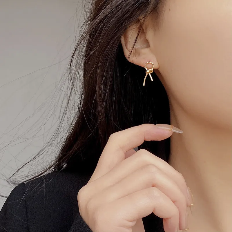 Geometric Bow Knot Stud Earring 40400041 - image1
