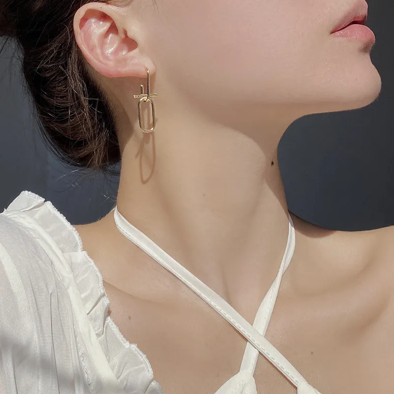 Geometric Rectangle Stud Earring 40400046 - image1