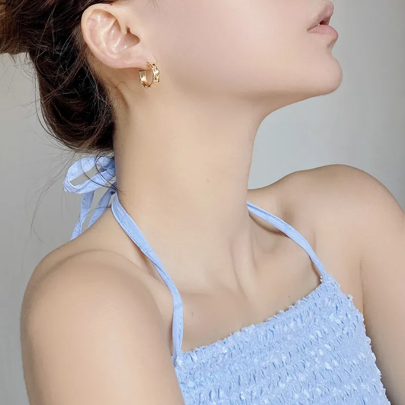 Geometric Edges Stud Earring 40400049 - image1