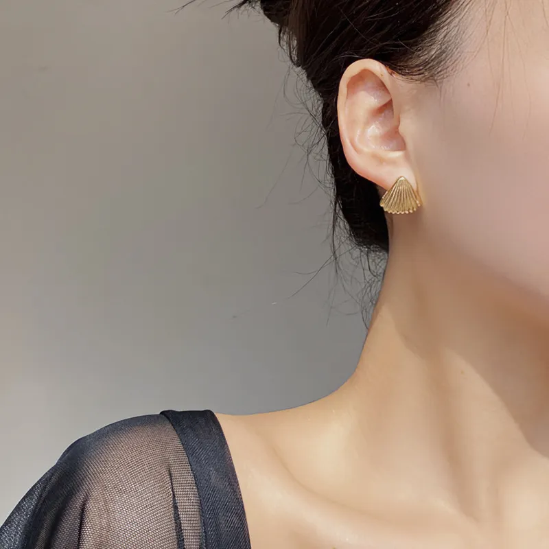 Geometric Shells Stud Earring 40400050 - image1