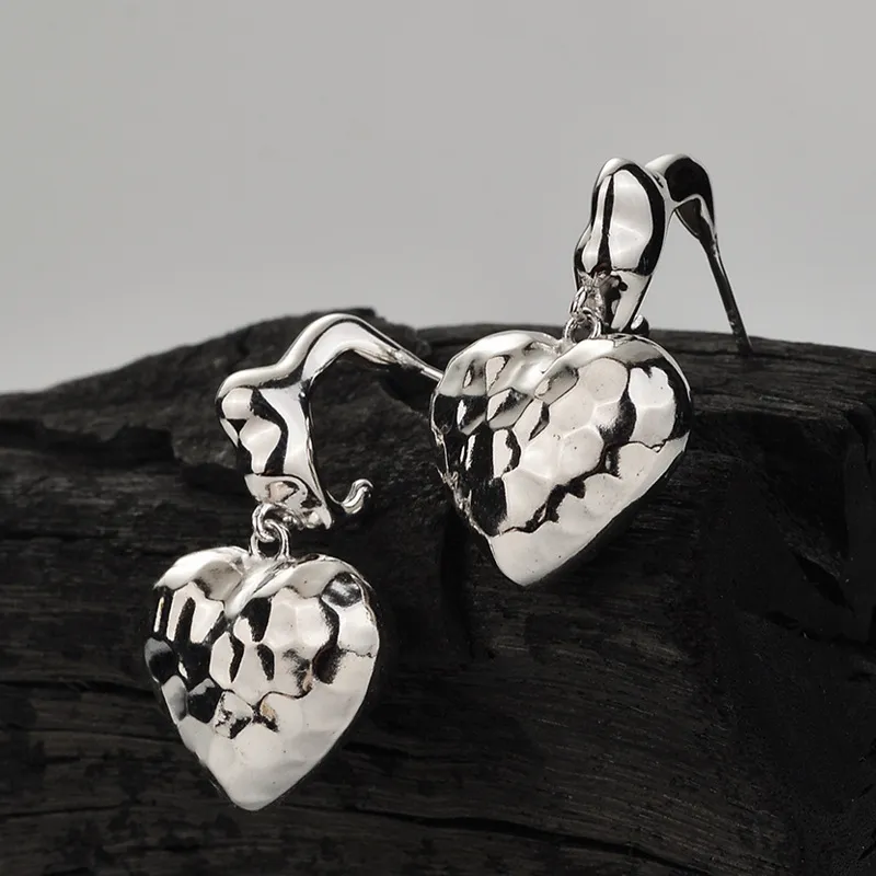 Unique Scale Love Heart Stud Earring 40400052 - image2