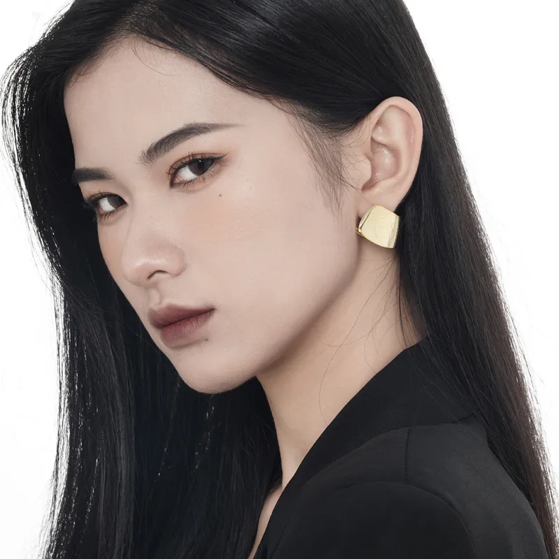 Unique Wide Sheet Stud Earring 40400053 - image1