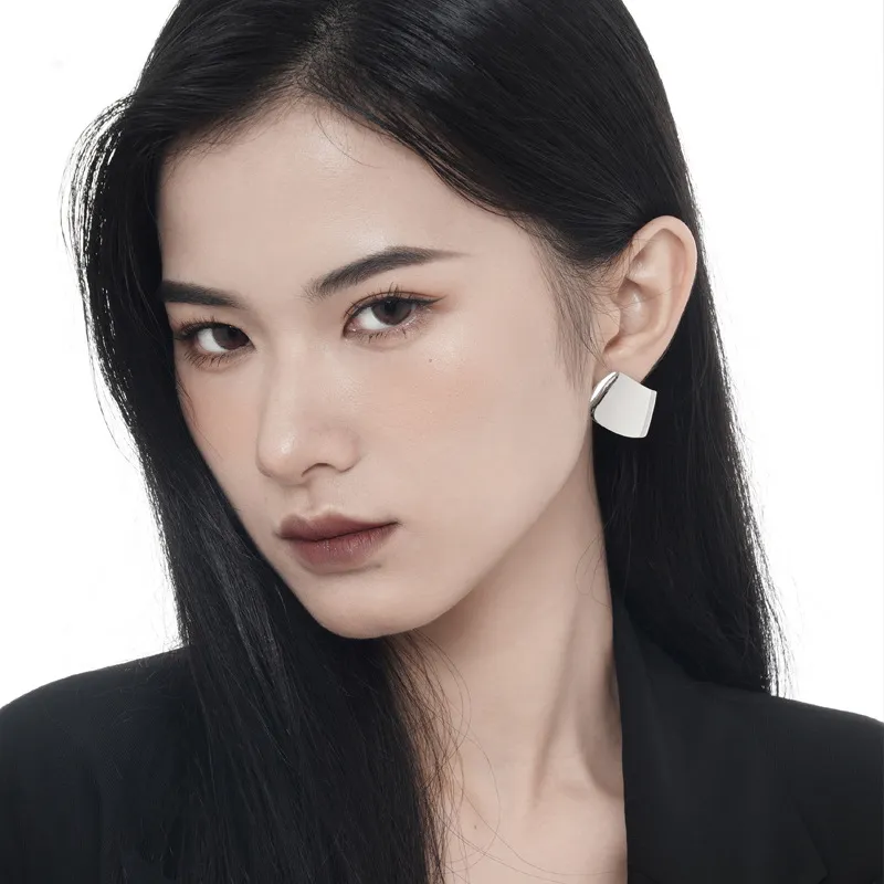 Unique Wide Sheet Stud Earring 40400053 - image2