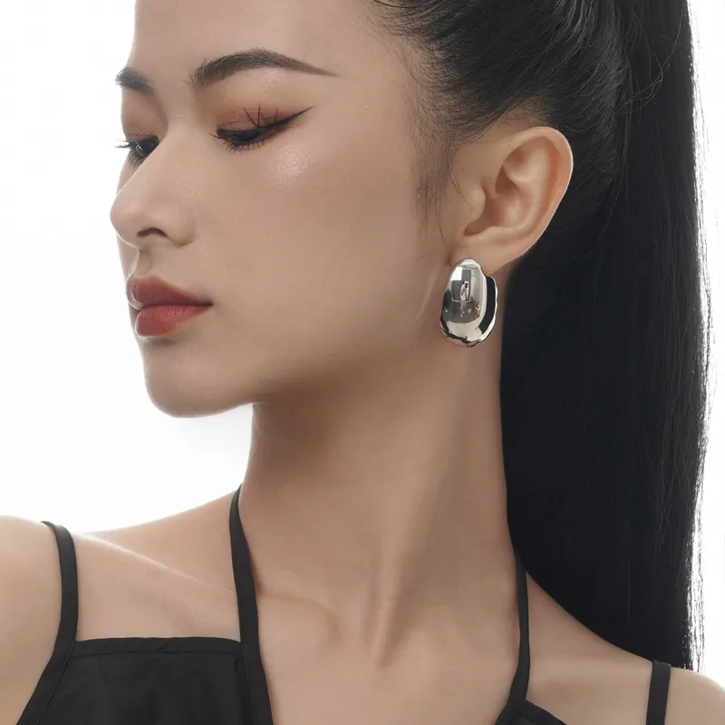 Unique Geometric Curve Stud Earring 40400054 - image2