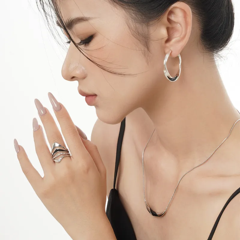 Geometric Mobius Black Silver Stud Earring 40400055 - image2