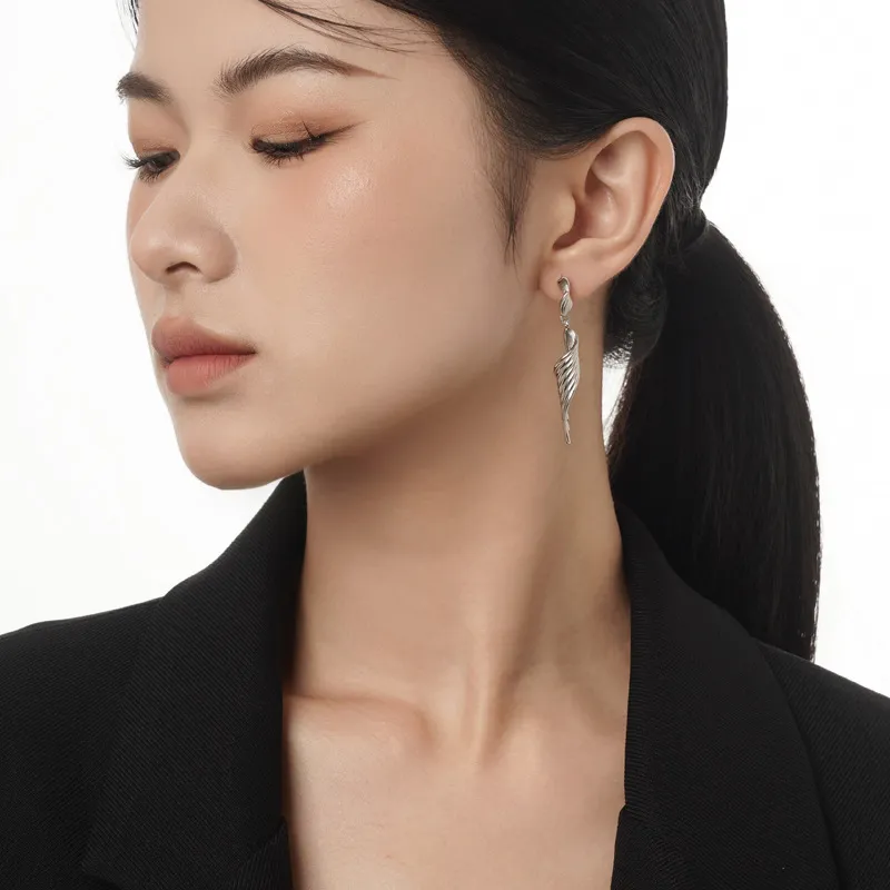 Geometric Vintage Wing Stud Earring 40400060 - image2