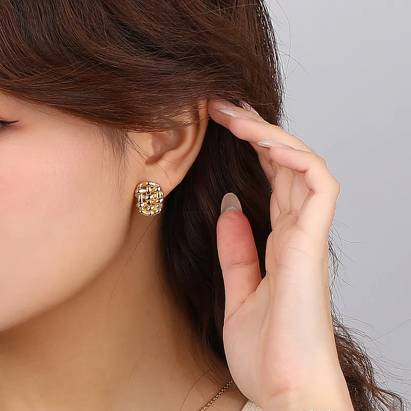 Unique Metal Braid Stud Earring 40400067 - image1