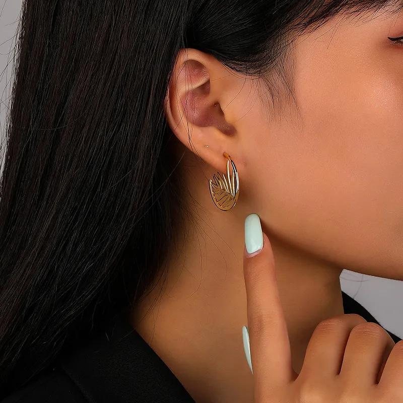 Hollow Leaves C Shape Stud Earring 40400068 - image2
