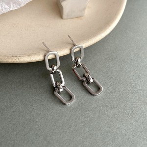 Hollow Leaves C Shape Stud Earring 40400069
