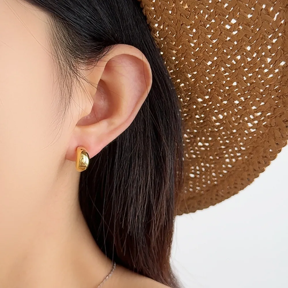925 Sterling Silver C-shaped Moon Stud Earring 40400100 - image1