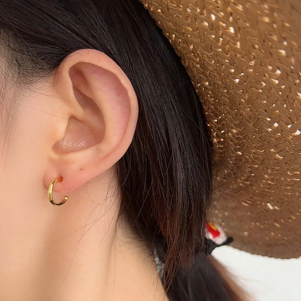 925 Sterling Silver C-shaped Stud Earring 40400105 - image1