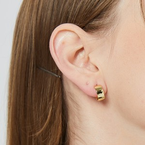 925 Sterling Silver Wide-Surface C-Shape Minimalist Stud Earring 40400118