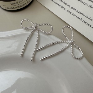 925 Sterling Silver Vintage Texture Bow Stud Earring 40400126