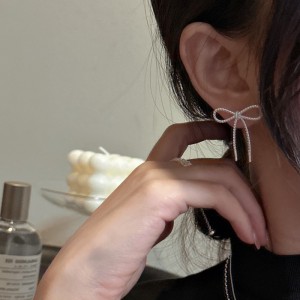 925 Sterling Silver Vintage Texture Bow Stud Earring 40400126