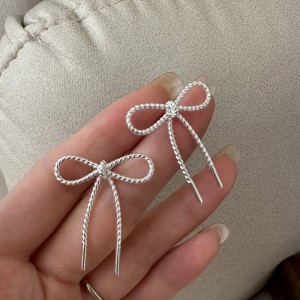 925 Sterling Silver Vintage Texture Bow Stud Earring 40400126