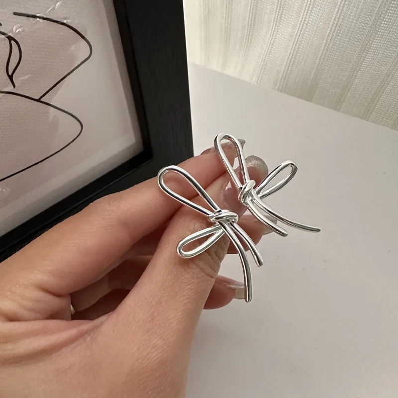 925 Sterling Silver Abstract Line Bow Earring 40400129 - image1