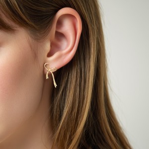 925 Sterling Silver Wire Bow Stud Earring 40400131