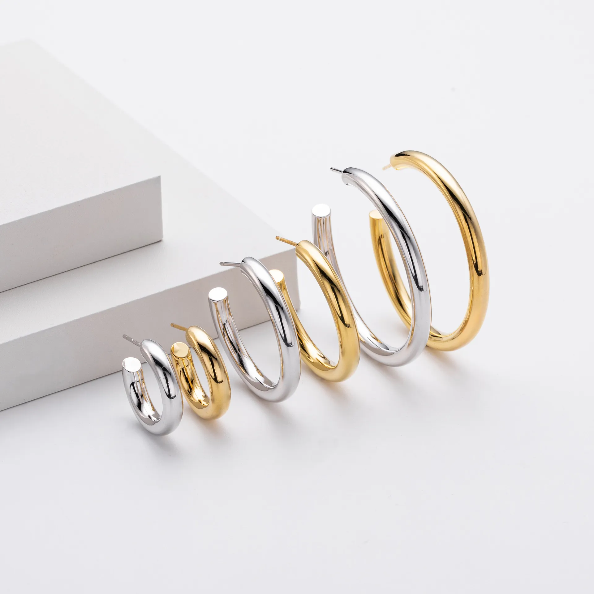 925 Sterling Silver Polished Chunky C-Hoop Earrings 40400137 - image4