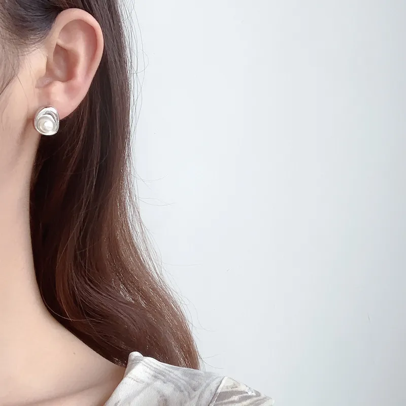 Geometric Pearl Stud Earring 40500005 - image2